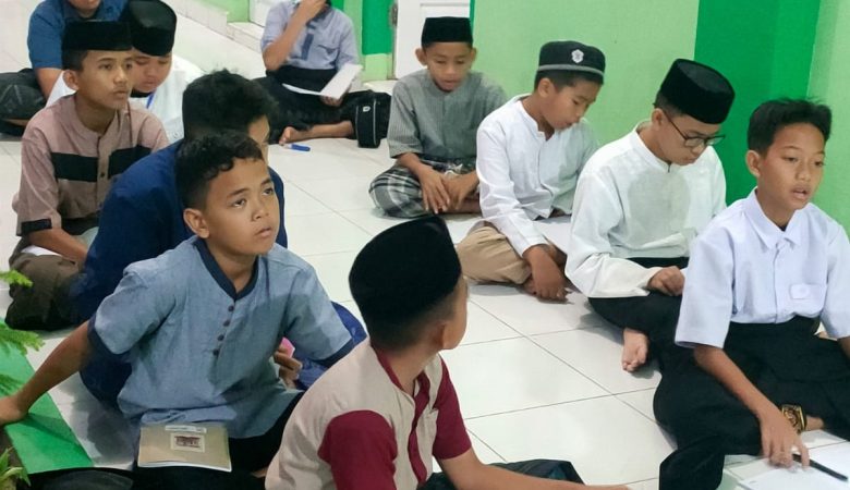 Muhadatsah Mingguan Tingkatkan Kemampuan Bahasa Santri
