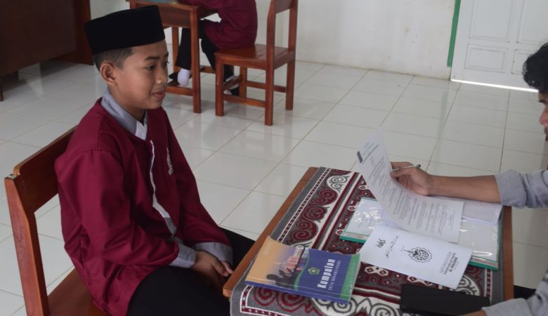 Dari Bahasa hingga Ibadah: Ujian Lisan di Al-Madani Sinjai Berjalan Sukses