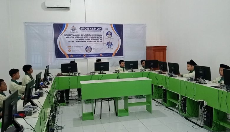 Santri Mengeksplorasi Animasi “Day and Night Virtual Pet” dalam Pembelajaran Coding Minggu ini