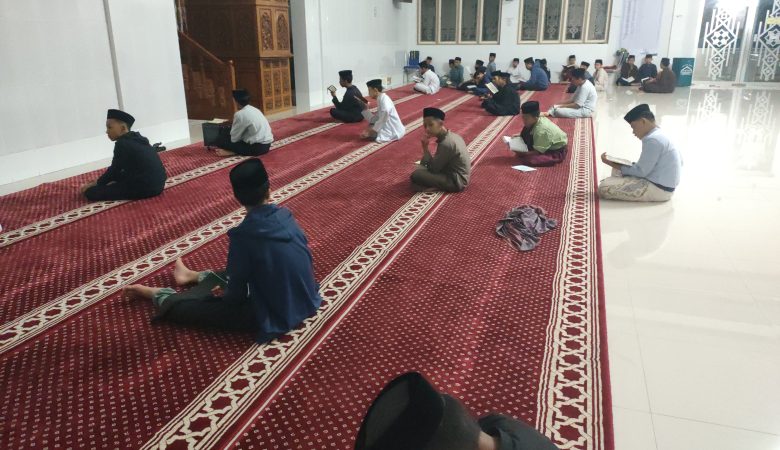 Santri Al-Madani Hidupkan Malam dengan I’tikaf di 10 Hari Terakhir Ramadhan